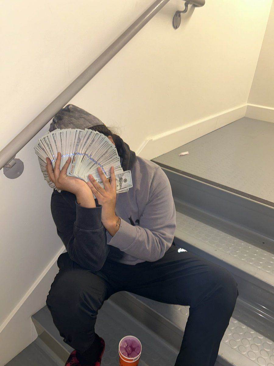 Moneybthereason's tweet photo. Thursday night chronicles💕💕🌪️🌪️ #BEENLIT https://t.co/UReDM9YRx3