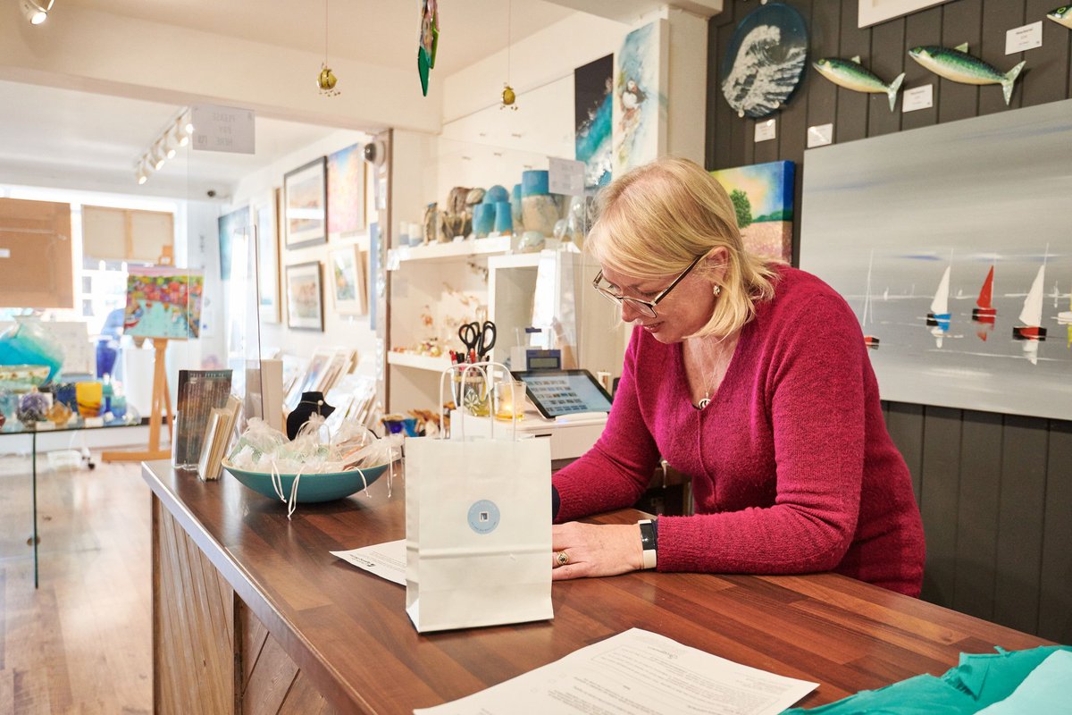 Ageing_Better's tweet photo. Looking for photos for your presentations and websites? We have over 200 age-positive and free to use photos of older women working in our '#AWomansWork' collection.
Take a look now: https://t.co/9gqAxdNhJq https://t.co/hZCaUsliML