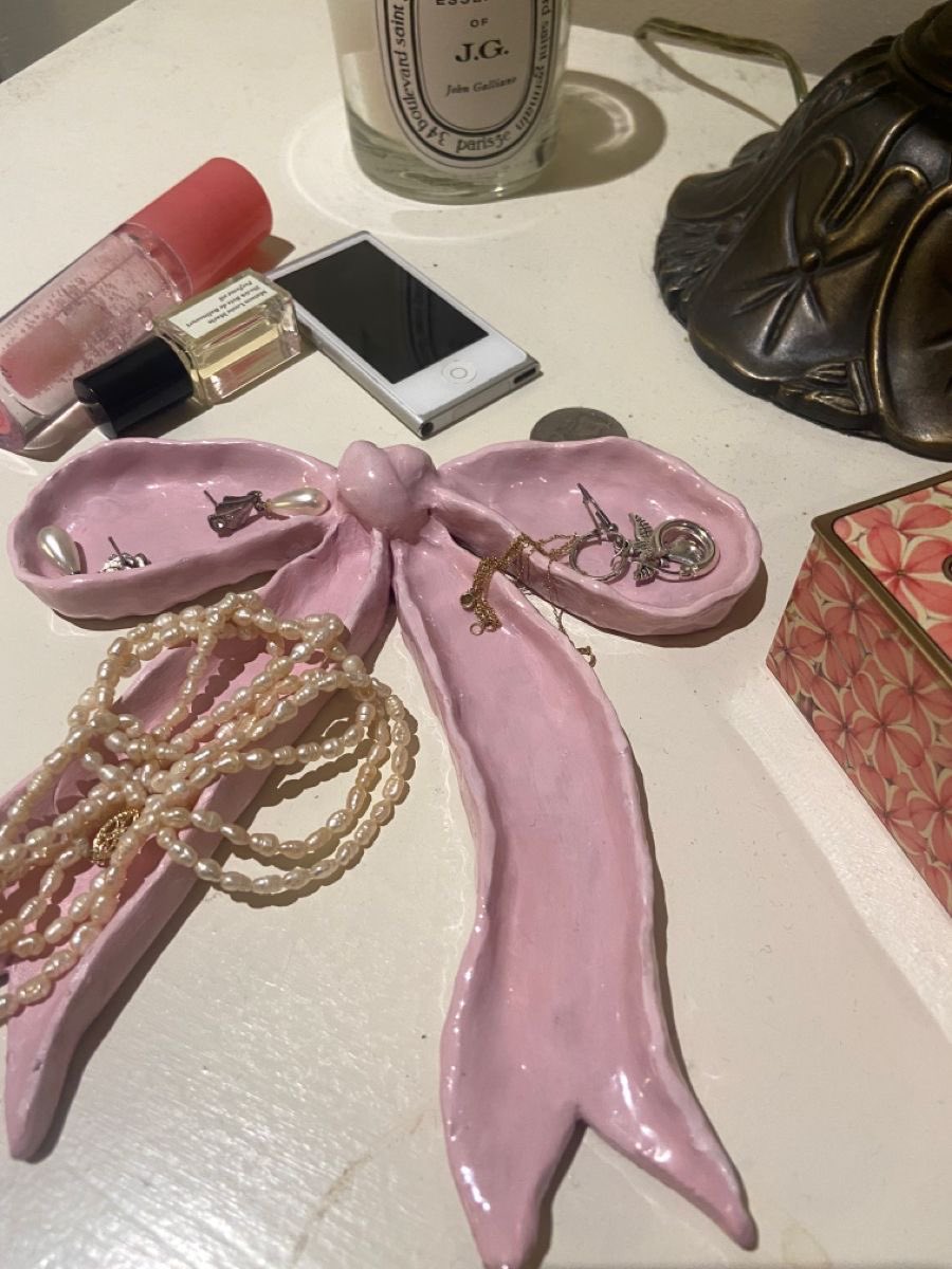 sofpo915's tweet image. 다음 학기에 도예를 듣는데 이런걸 만들고 싶숨니다..🎀