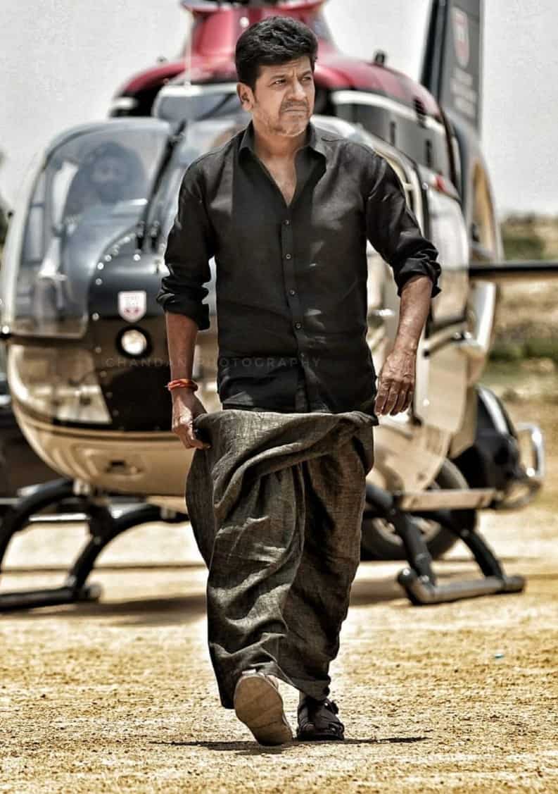 Pitstop387's tweet photo. Apart from D - Loved #Nivethitha perf & also kumaravel's. Felt #Aditibalan was wasted but the post credit has given hope. Should credit the director for all those & that eagle connect 👍
And the King #Shivarajkumar, The saviour 🔥 Screen presence 👏 #CaptainMilIer https://t.co/6lYezyzSr3