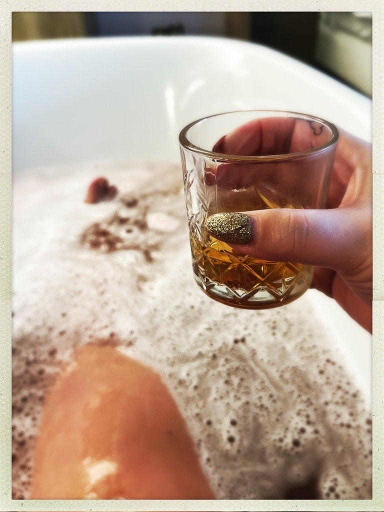 The weekend is almost here. Cheers!!! kinkylife.com/profiel-157709…