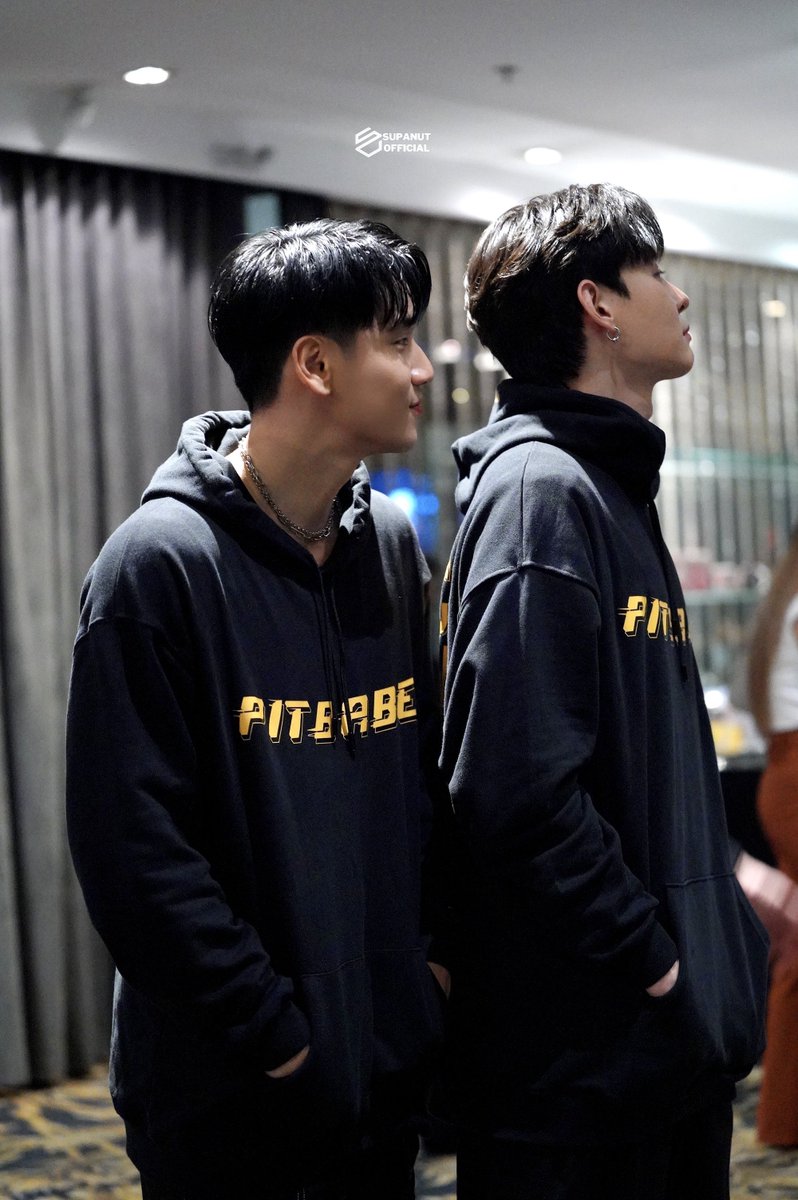 SupanutOfficial's tweet photo. ปล่อยรูปคุณพีท คุณเวย์ คืนนี้ EP9 แล้ว
จะเจอกันไหม จะเกิดอะไรขึ้นบ้างคืนนี้ลุ้นเลย

✌🏻อย่าลืมเป็นกำลังใจให้คุณเวย์ด้วยนะคะ

#supanut #Pingorbnihti 
#PitBabeTheSeries https://t.co/EfReOKFf26