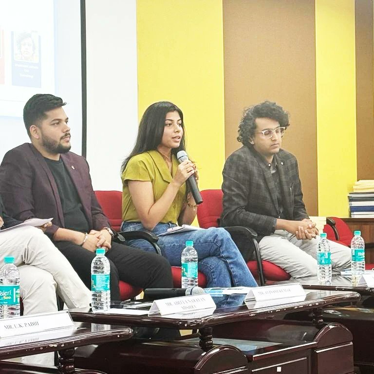 bestiu20's tweet photo. B.E.S.T. Innovation University's INNOVATE - The HR Summits, Round Table 2, illuminates the glorious path of HR Transformation in India.
#Innovate #hrroundtable #hrsummits #hrtransformation #BESTInnovationUniversity https://t.co/CCWG1JEaRz