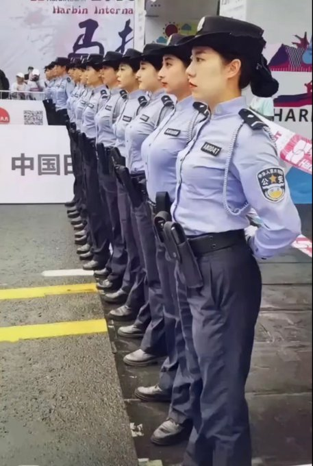 Kumarprabeen5's tweet photo. 警察下班后是这样打扮的，见见？ https://t.co/K7Rf3f7HnS