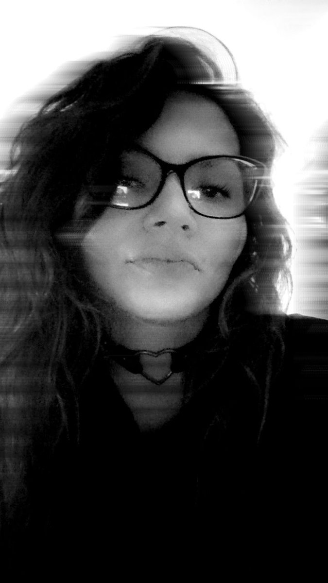 braticorn_420's tweet image. Eyes bloodshot &apos;cause I’m way too stoned
Mary Jane growin&apos; on my tombstone
Glitch Gang shit, yeah
#goingrogue #dropoutkings #DOK #prettyPAWG #bbw #glitchgang #MusicIsLife