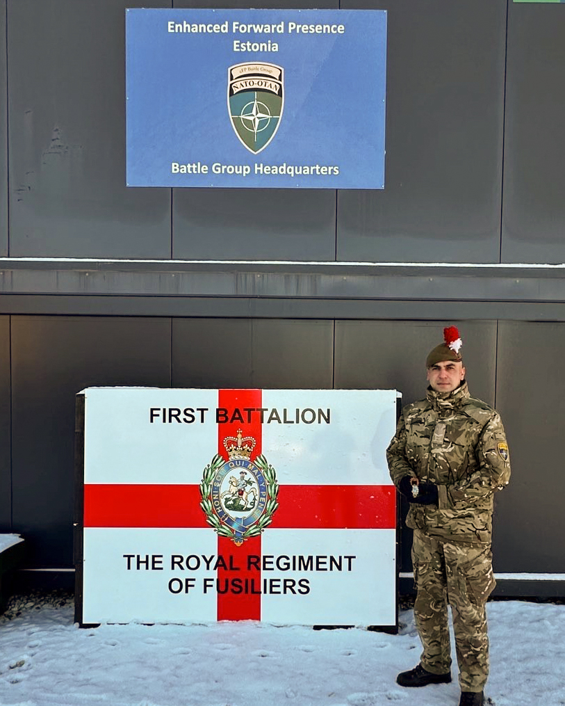 Congratulations to LCpl Pozo who was recently awarded a CO's coin whilst deployed on Op CABRIT 13. His outstanding attitude and effort was recognised during a battlegroup parade where he received the award in front of over 1000 troops. @ukstratcom @MODGibraltar