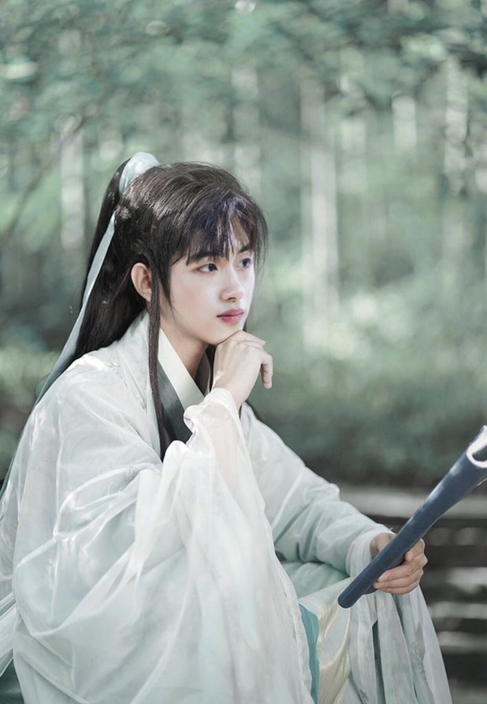 dongchika's tweet photo. 윈윈이라는 남자 ..
팬둥이들이 합성한 고장극상상짤을 
뛰어넘은 진짜를 가져옴 https://t.co/1s6sbIDEGY
