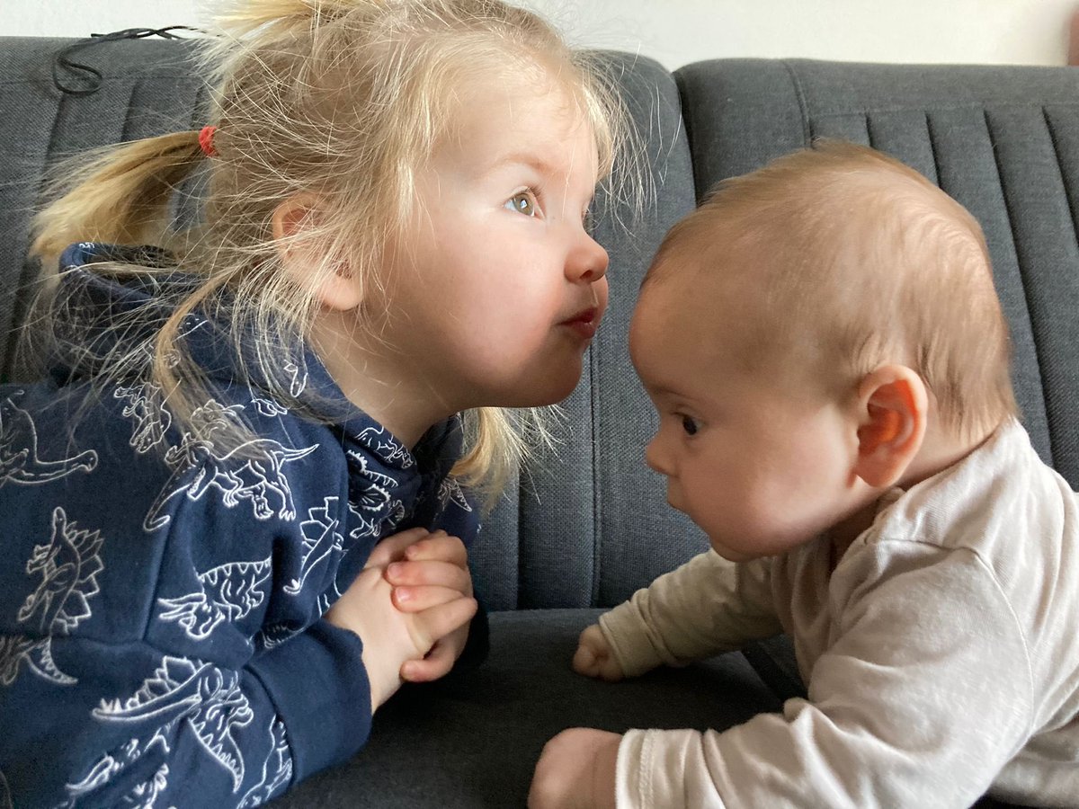 Zo lief om deze 2 samen te zien. Nog een weekje verlof en dan weer aan het werk. Wat gaat de tijd snel!