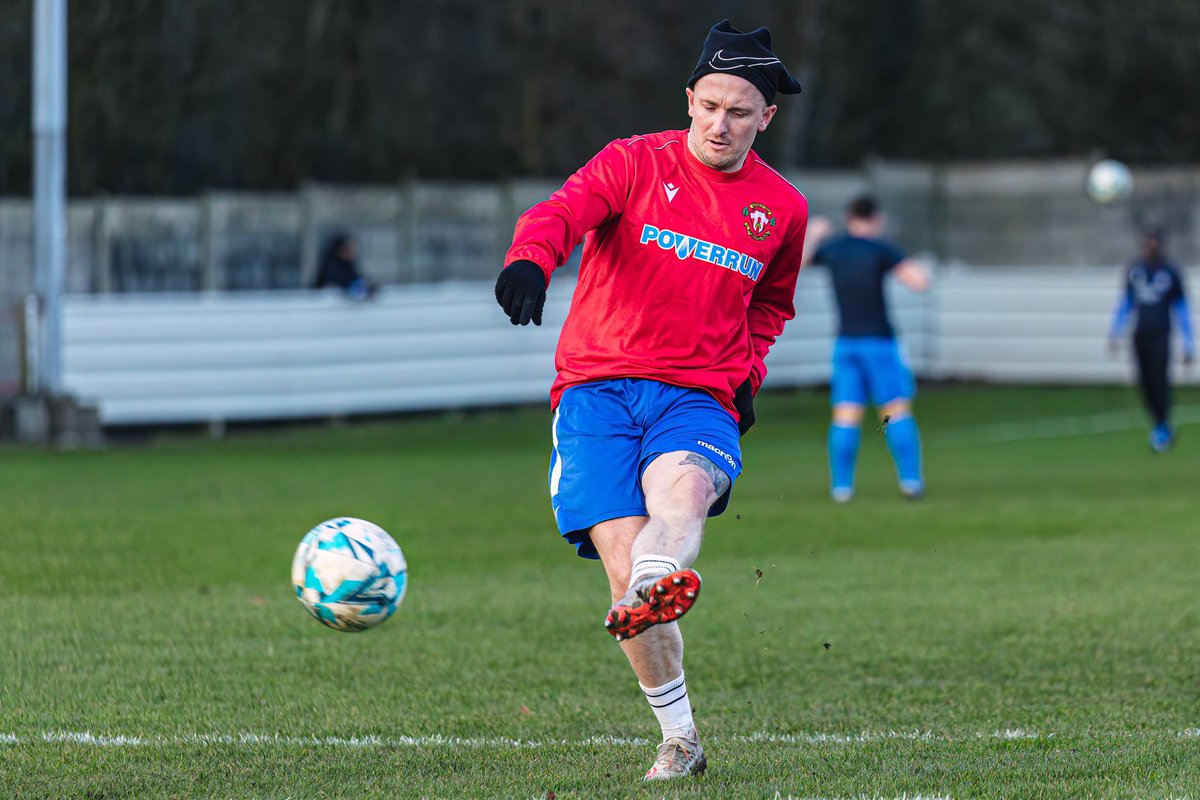 ThackleyAFC's tweet photo. 𝙈𝙤𝙧𝙚 𝙩𝙝𝙞𝙣𝙜𝙨 𝙮𝙤𝙪 𝙡𝙤𝙫𝙚 𝙩𝙤 𝙨𝙚𝙚 🤩

The eagle eyed amongst you may have seen Aidan Chippendale in the warm up at the weekend 👏

Although still a few weeks away, @Chippendale11 continues his return from injury and hopes to be available soon 💪

#ThackleyAFC https://t.co/dvyrTtDtTn