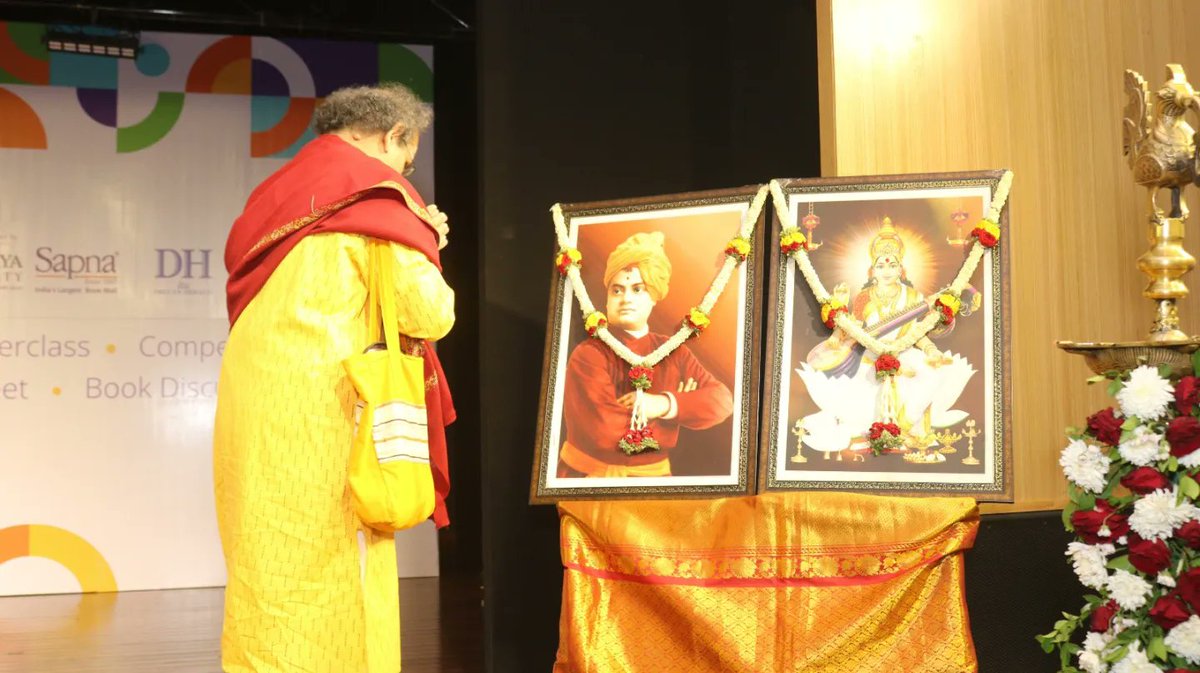 Student Lit Fest tweet media