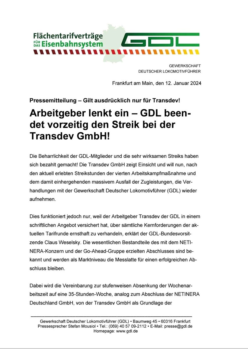 GDL_Koeln's tweet photo. Arbeitgeber lenkt ein - 
GDL beendet vorzeitig den Streik bei der Transdev GmbH!

Nachdem die Transdev GmbH sich bereit erklärt hat, die Verhandlungen mit der GDL wieder aufzunehmen, werden die Streiks am 12. Januar um 12 Uhr vorzeitig beendet.

Quelle :
https://t.co/GIHcaDZv5D https://t.co/dGYZv2YRpR