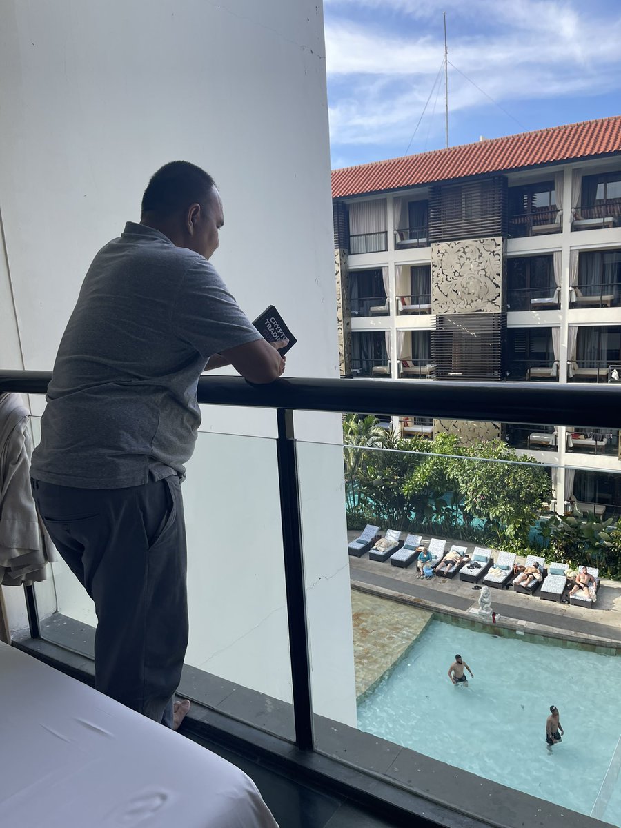 pacekripto's tweet image. Walau mode liburan tapi tetap membaca dan belajar untuk bisa investasi crypto yang lebih baik demi masa depan..
#CryptoTradingGuide
@akademicryptoid 
@AltVesting__