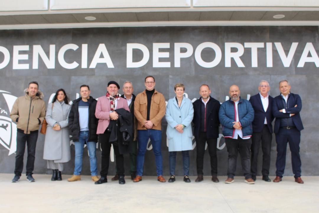 Residencia FFCM (@residenciaffcm) on Twitter photo 🤝 VISITA |
👤 <a href="/eaguilar10/">Elisa Aguilar</a>, presidenta de <a href="/BaloncestoESP/">Baloncesto España</a>, visitó nuestras instalaciones a finales del año 2023
▶️ Tanto ella como su equipo de trabajo quedaron sorprendidos con las instalaciones así como con el entorno deportivo
🔗 ffcm.es/pnfg/NNws_ShwN…
#residenciaFFCM 🤝 VISITA |
👤 <a href="/eaguilar10/">Elisa Aguilar</a>, presidenta de <a href="/BaloncestoESP/">Baloncesto España</a>, visitó nuestras instalaciones a finales del año 2023
▶️ Tanto ella como su equipo de trabajo quedaron sorprendidos con las instalaciones así como con el entorno deportivo
🔗 ffcm.es/pnfg/NNws_ShwN…
#residenciaFFCM