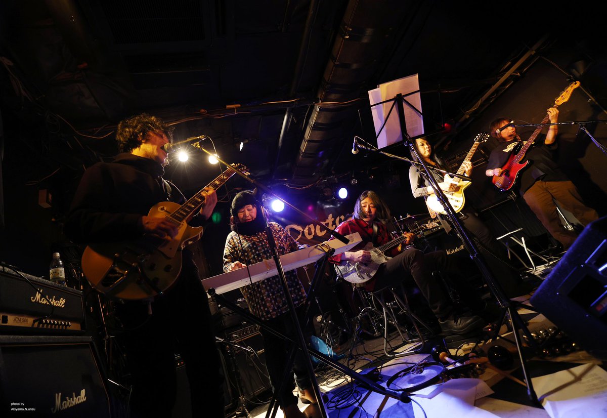 pkpkppk's tweet photo. @taigayamazaki @Tabatamitsuru @kawaguchimasami @TABATA_SHOP @sisenX 2023.1.9 荻窪club Doctor
☆2024 NEW YEAR PARTY☆
⑥(〜⑦)
Plugged ear
続いてホイミのミホさんも参加!
#福岡林嗣 #川口雅巳 #田畑満 #山崎怠雅 #諸橋茂樹 #Pluggedear
#ホイミ @miporing7757 https://t.co/uzHuQai4L9
