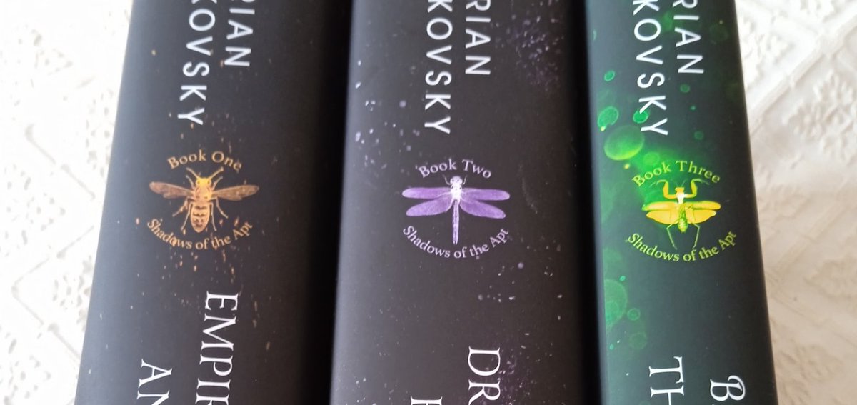 arbolsonriente's tweet image. ¡Nuevo artículo en el blog! 💪🥲 Hoy os hago un repaso a algunas de mis deudas pendientes del género: autores o sagas a los que pretendo acercarme este 2024 que no son rabiosas novedades pero a los que he dejado en la pila demasiado. Os cuento aquí: 
…ballerodelarbolsonriente.blogspot.com/2024/01/deudas…