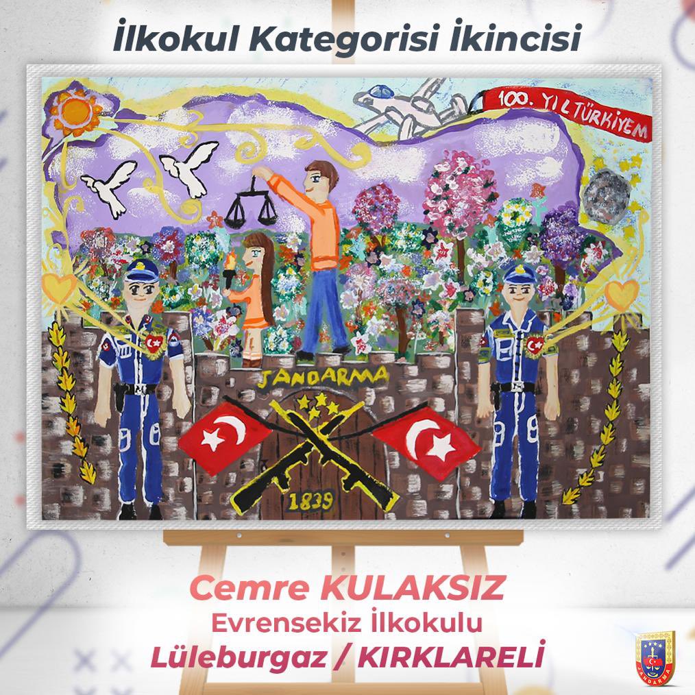 jandarma's tweet photo. 🎨 “Cumhuriyet, Güvenlik ve Jandarma”
temalı resim yarışması sonuçları açıklandı. 

Sevgili öğrenciler,

Cumhuriyetimizin 100. yılına özel olarak düzenlediğimiz "Cumhuriyet, Güvenlik ve Jandarma" temalı resim yarışmamızın sonuçları belli oldu! Türkiye’nin dört bir yanından öğrencilerimizin katıldığı yarışmamızda dereceye giren eserler şu şekildedir:

📌İlkokul kategorisinde dereceye girenler:

��� Eylül ÜLKÜ
Torbalı/İZMİR
🥈 Cemre KULAKSIZ
Lüleburgaz/KIRKLARELİ
🥉 Eymen Efe KENGER
Dulkadiroğlu/KAHRAMANMARAŞ

Tüm öğrencilerimize, öğretmen ve idarecilerimiz ile velilerimize yarışmaya gösterdikleri ilgi için teşekkür ederiz. Dereceye giren öğrencilerimizi tebrik eder, eserlerinde “Cumhuriyet, Güvenlik ve Jandarma” temasını etkileyici bir şekilde işledikleri için kutlarız. 
Dereceye giren öğrencilerle iletişime geçilecektir.
