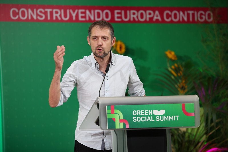 PartidoVerde_es's tweet photo. Nuestro coportavoz y exeurodiputado @fmarcellesi ha ganado nuestras primarias europeas. Firme defensor de la transición ecosocial, la alimentación sana y sostenible y el post-crecimiento, trabajará, junto a @europeangreens, por una 🇪🇺 más verde y justa
https://t.co/z0H0Fe1K8Q https://t.co/FI2Rl0kg7C
