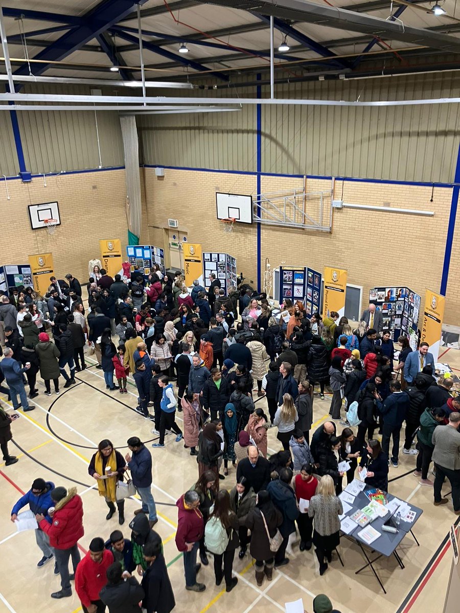 HeckGrammar's tweet image. A huge thank you to our Year 8 students and their families for attending Options Evening last night. The evening was a great success ⭐️
We hope you found it useful in helping you to make the important choices for the next stage of your education!