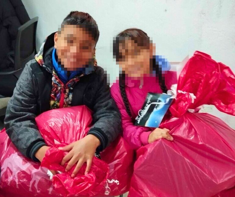 _aebia's tweet photo. Que días tan bonitos y mágicos hemos vivido durante las pasadas fiestas en el Campamento de Navidad del Servicio de Apoyo Escolar, Ocio y Tiempo Libre del Sector 6 de Cañada Real Galiana. 💖
#AebiaEnNavidad #CompromisoSocial #NingúnNiñoSinRegalo #CañadaReal #Aebia https://t.co/Dw8Moi3Wvy