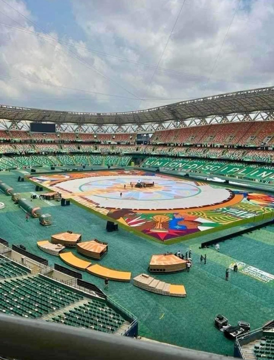 emmanuelbigjo's tweet photo. Ne soyez pas surpris de revivre la même cérémonie d’ouverture que le Cameroun avec quelques ajustements.
Je vous ai dit que la CIV sans le Cameroun n’est rien.🤔😎😂 Remerciez nous pour la voie.
#CAN2023 #CIV22 https://t.co/sPl5RjCrr5