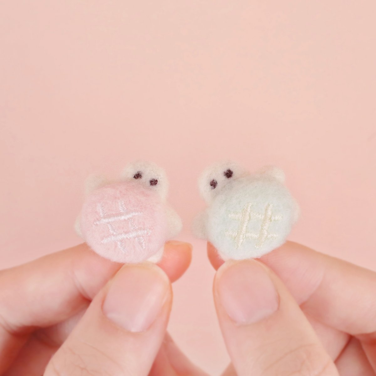 🍈 메론빵뿌기 🍈

메론빵 뿌스러기 사이즈의 거북이 메론빵입니다. 혼자일 때는 딱히 역할이 없지만, 솜둥이와 함께일 때는 애착 빵이 될 수 있어요 :)
