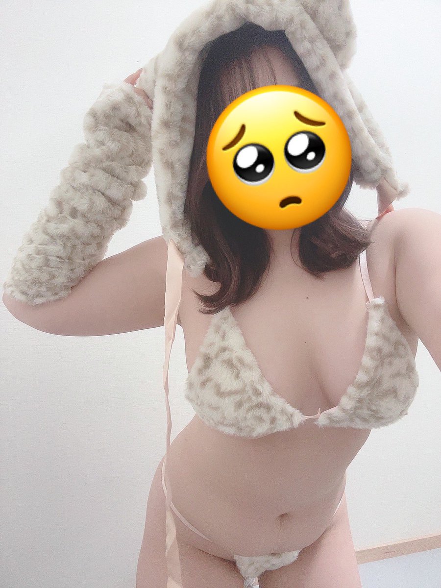 .
頂いた🐱ｺｽめちゃくちゃ可愛い…🤤
年末年始、無事に3㌔太りました佐藤さんです😇明日から絞るぞ~！！ハッピー華金！みんなお疲れ様〜！

#ぽっちゃり女子 
#ぽっちゃりさん好きと繋がりたい 
#ぽっちゃり女子と繋がりたい
#ぽっちゃり好き男子と繋がりたい
#ぽっちゃり専  #デブ専 https://t.co/thu5Kh1kWT