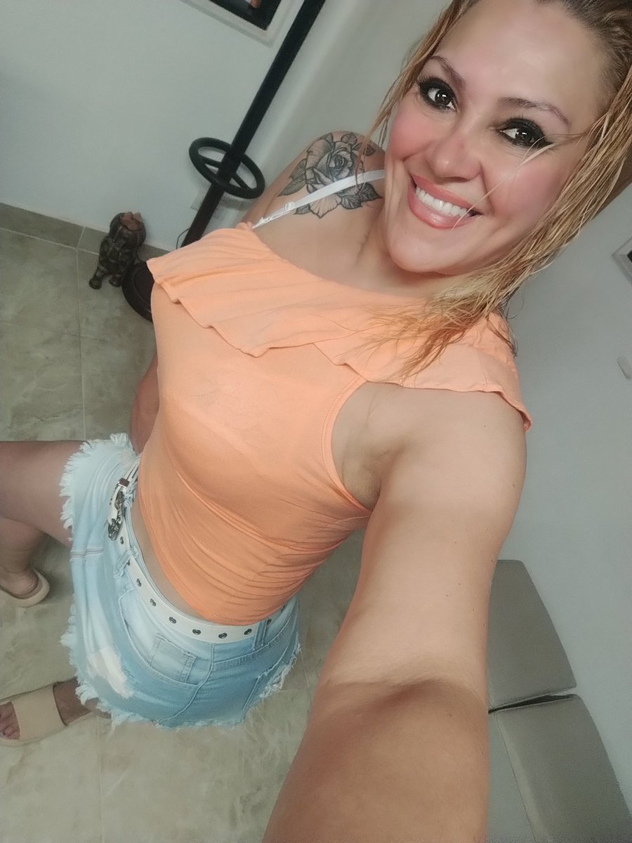 marcelaradio's tweet photo. No dejes de creer en la magia del momento...
Buen día 😊 Excelente #viernes para todos! Ya estamos activando el 103,5 #ponelapower #ardelapower #radio #riotercero #rio3 #atr #atodoritmo @lapowerrio3 https://t.co/d7BG2qvgFl