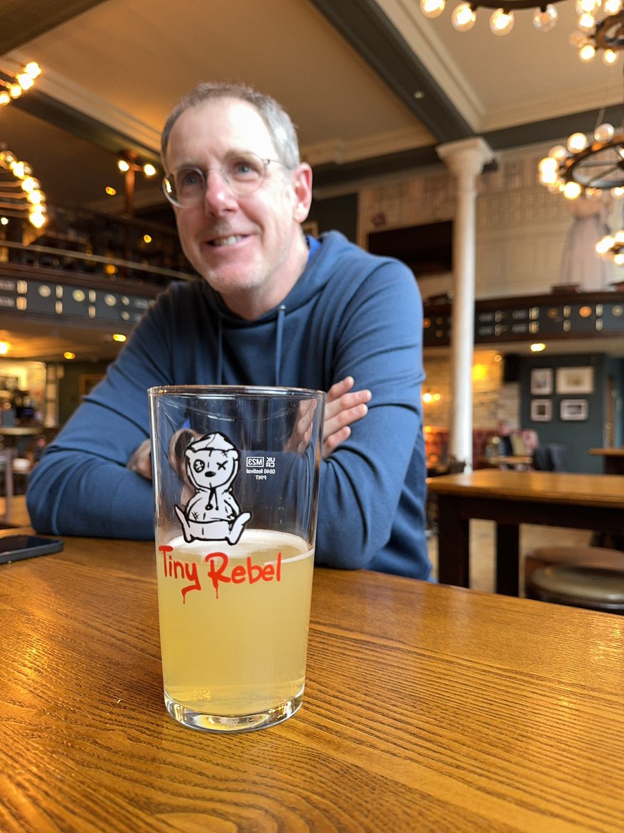 TimScott1969's tweet image. Glass says it all #fourjeets