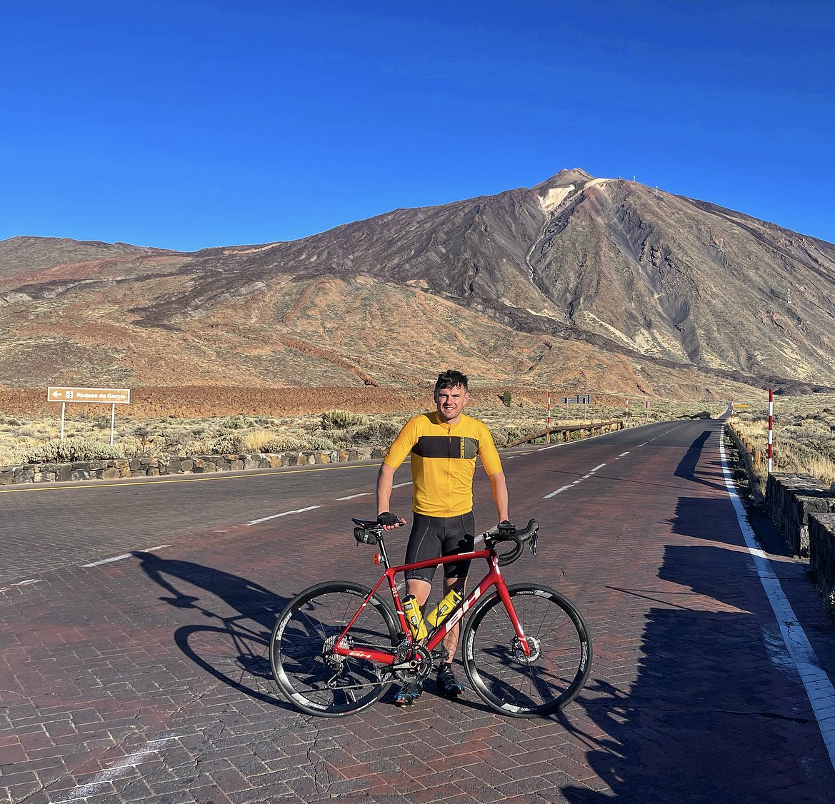 Mount Teide 🏔️ 2335m of climbing from sea level today, what a ride!!! 🚴