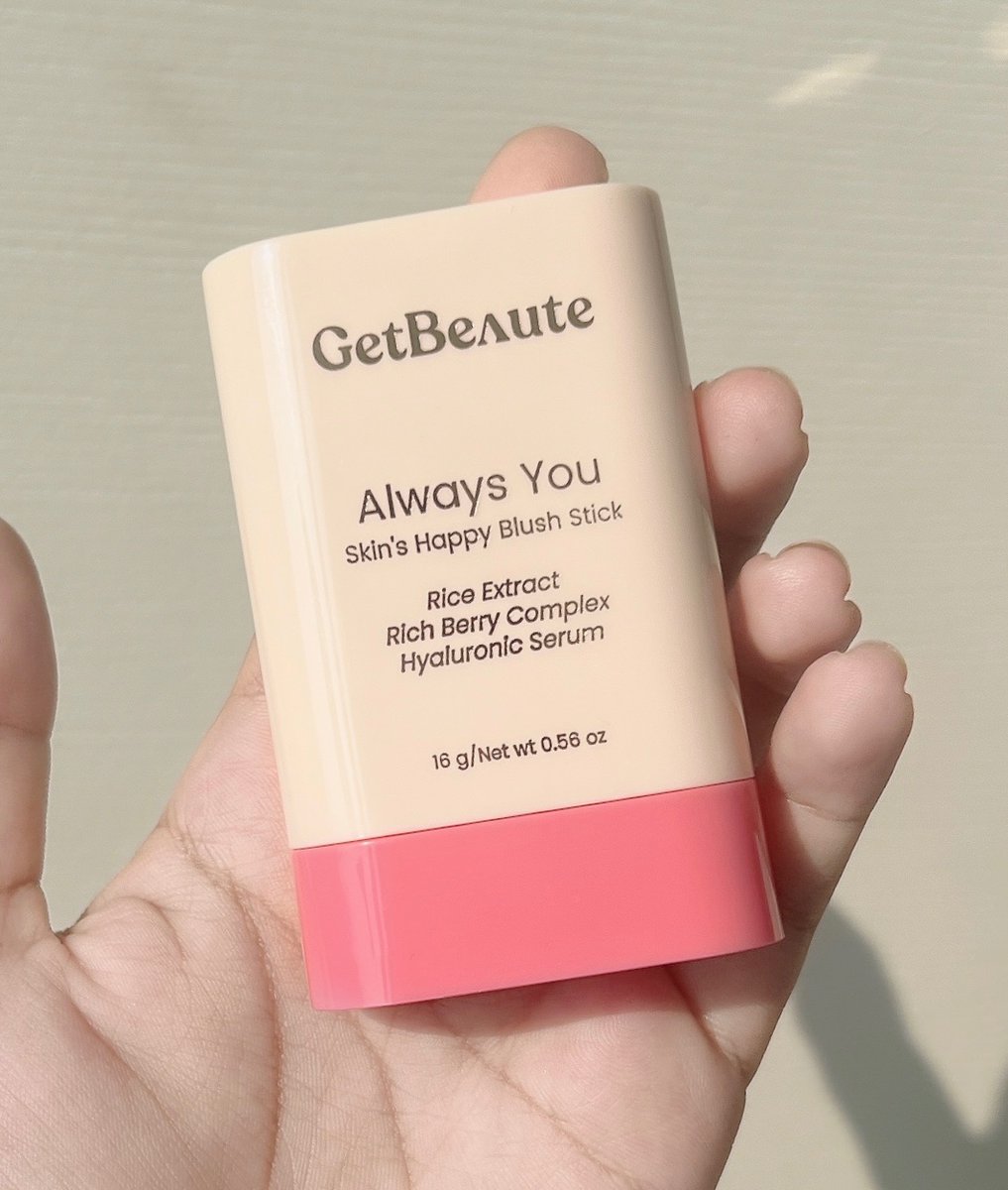 MARSreview's tweet photo. สวยมากกกก🫠 บลัชสติ๊ก GetBeaute สี Always you โทนชมพูนมโปร่งแสง🩰 ทาแล้วผิวโกลวสวยสุดๆๆㅠㅠ อิ่มน้ำเหมือนกินน้ำวันละห้าลิตร  ตัวนี้หยิบใช้ทีไรคนถามหาตลอด https://t.co/c4LwBalzaN
