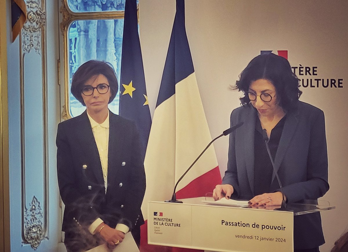 [Passation] Ds des salons rarement aussi combles, des applaudissement nourris pour @RimaAbdulMalak sur le départ contrastant ac l'accueil réservé à @datirachida , symbole de la circonspection d'un secteur encore surpris. 'N'ayez pas peur' rassure-t-elle