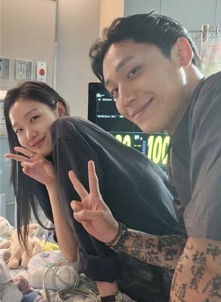 kdramaswithugs's tweet photo. the coolest people EVER https://t.co/x3kRtYdSlg