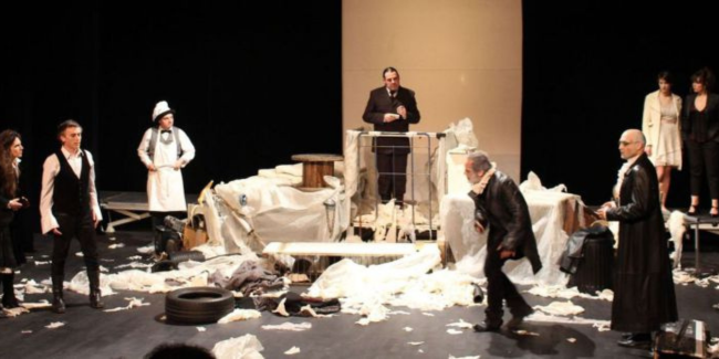 LPGuynemer31's tweet photo. Les 2GATL ont assisté à la représentation de "L'avare" à l'#Altigone, dans le cadre du mois #Molière.  Un moment fort pour nos élèves !
 #passculture @DSDEN31 @actoulouse https://t.co/nPR69YXURa