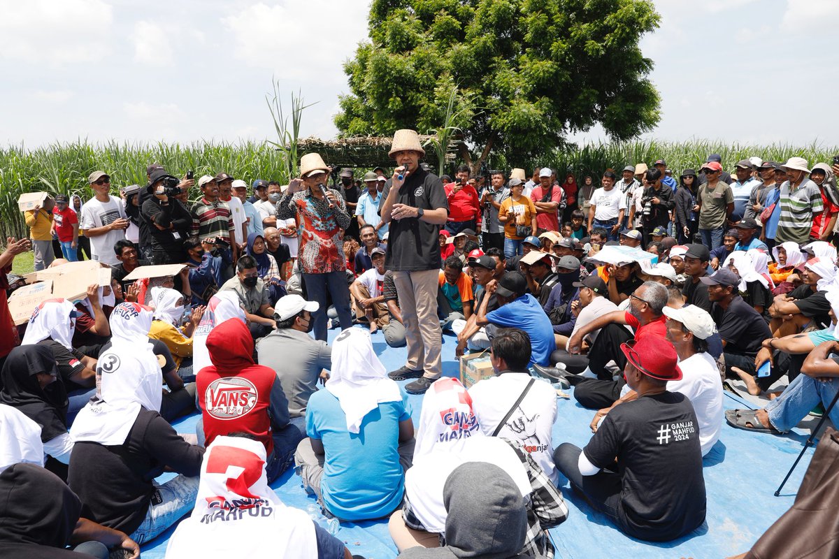Sedulur-sedulur petani tebu di Kertosono Nganjuk ini curhat di Pabrik Tebu Negara itu banyak “tikus”nya. Tikus itulah yang sering membuat petani rugi. Maka itulah yang akan kita sikat agar petani memperoleh manfaat dari kerja kerasnya.

#GanjarMahfud2024