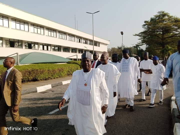 jayfmjos's tweet photo. Live at the Supreme Court.
Photos Story: Barr. Caleb Mutfwang, Nentawe Yiltwada, Senator Simon Lalong and others, in court for Supreme Court Judgment

#SupremeCourtDecides
#SuCoDecides4Plateau https://t.co/kNmvgpfJYy