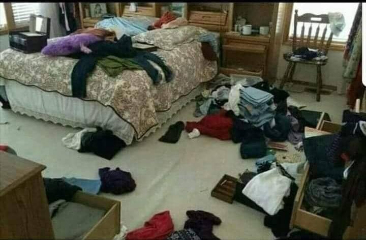CdeTatenda's tweet photo. Misplacing a dollar in January, the searching will be like you misplaced title deeds๐ #ZimSettings @MakomboreroH @cdemlambo @TreasureBasopo @OMasaraure @obeyshava1 https://t.co/NjlJVTqbdJ