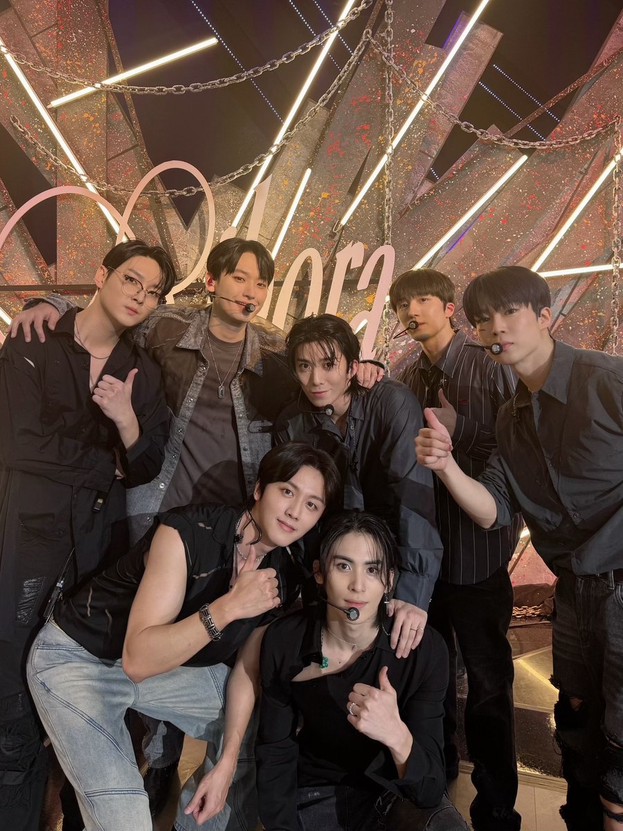 SF9_FANCLUB's tweet photo. [📸] 240112 KBS2 뮤직뱅크

FANTASY는 SF9을 밝혀 주는 Dream💖
모든 순간 FANTASY believed✨

#SF9 #에스에프나인 #Sequence #비보라 #BIBORA https://t.co/FkSXbdy5Ge
