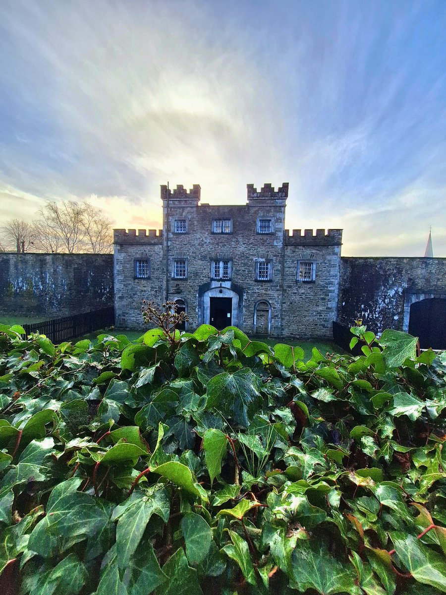 The imposing Gatehouse of Cork City Gaol gazes over Sunday's Well to this day, guarding the stories of the past. Step into history to learn about the lives of the many prisoners who were housed here from 1824-1923. #corkcitygaol #victorianprison #purecork #irelandsancienteast