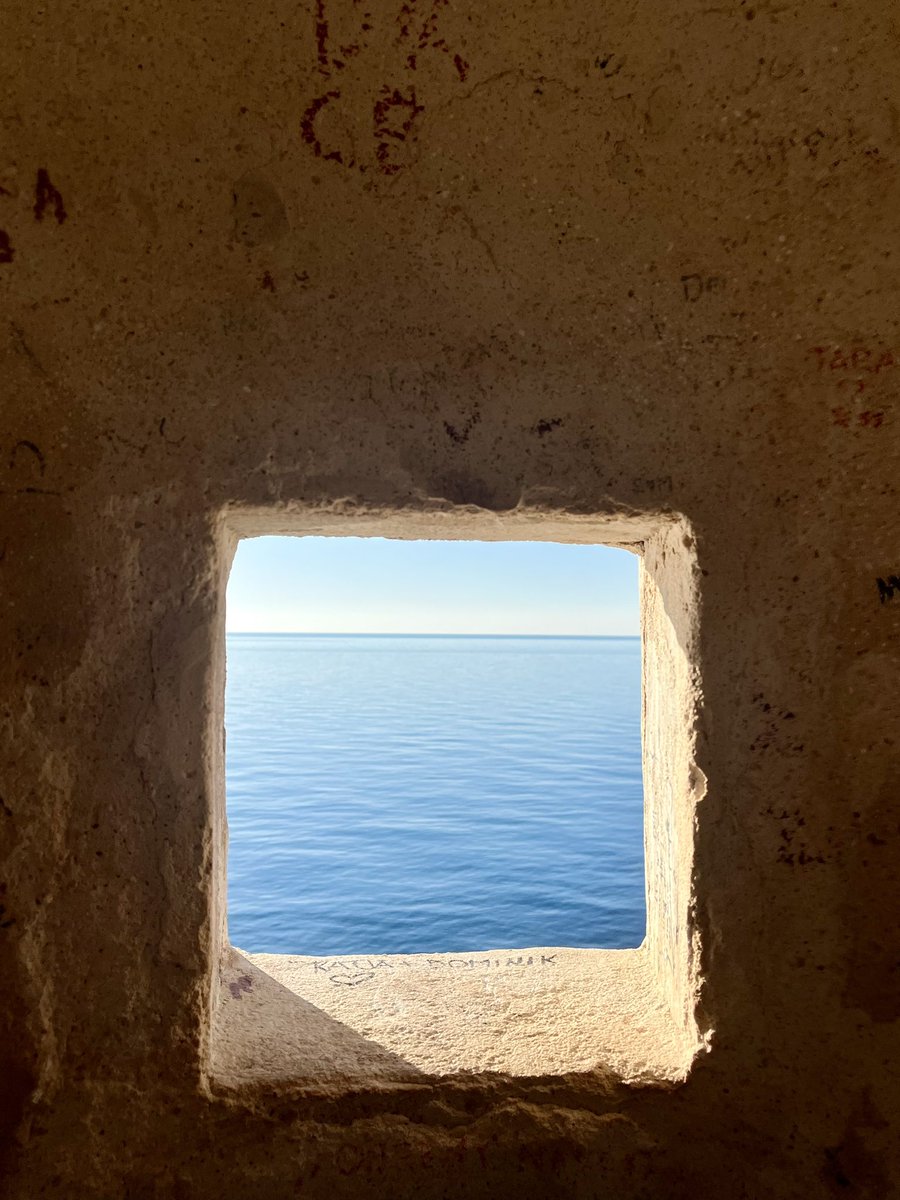 star_mell2's tweet photo. 窓から見える素敵な世界
.
Croatia🇭🇷
Dubrovnik
.
.
#Croatia 
#クロアチア https://t.co/26v1KU88c7