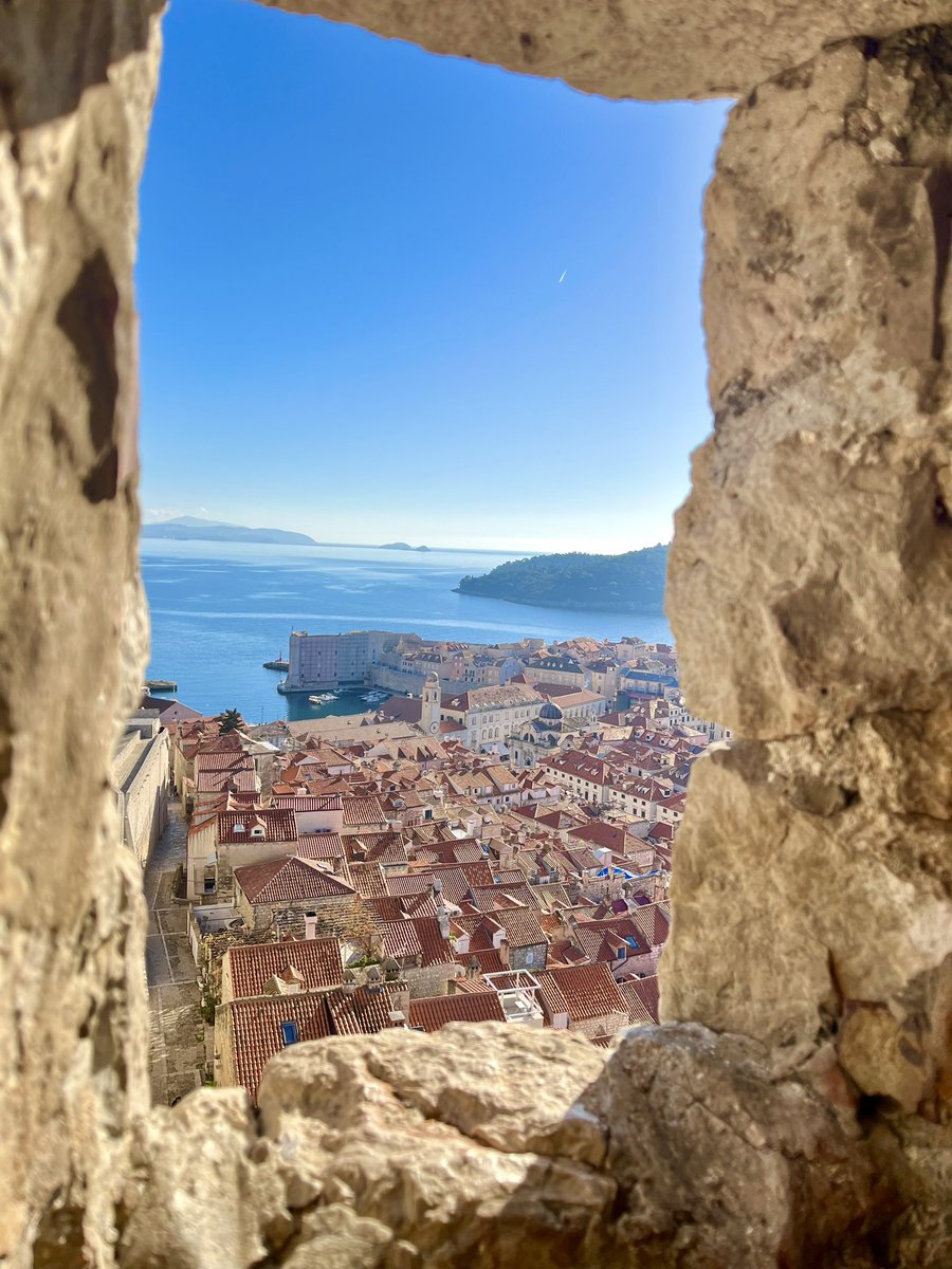 star_mell2's tweet photo. 窓から見える素敵な世界
.
Croatia🇭🇷
Dubrovnik
.
.
#Croatia 
#クロアチア https://t.co/26v1KU88c7