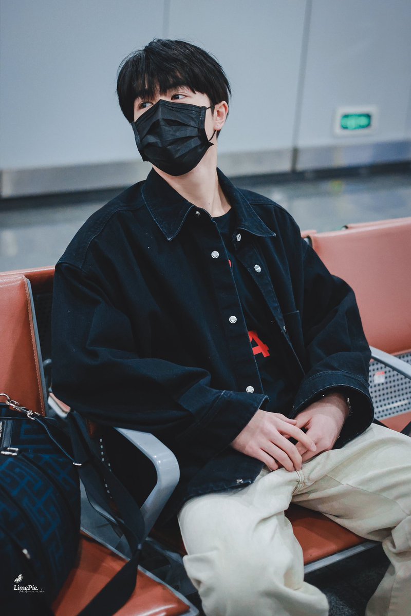 limepie1020's tweet photo. 240112 PEK🛫🤣
@patrick_pppat 

#แพทริค #PatrickFinkler 
#尹浩宇 #Patrick尹浩宇 https://t.co/4DXAYnAxhn