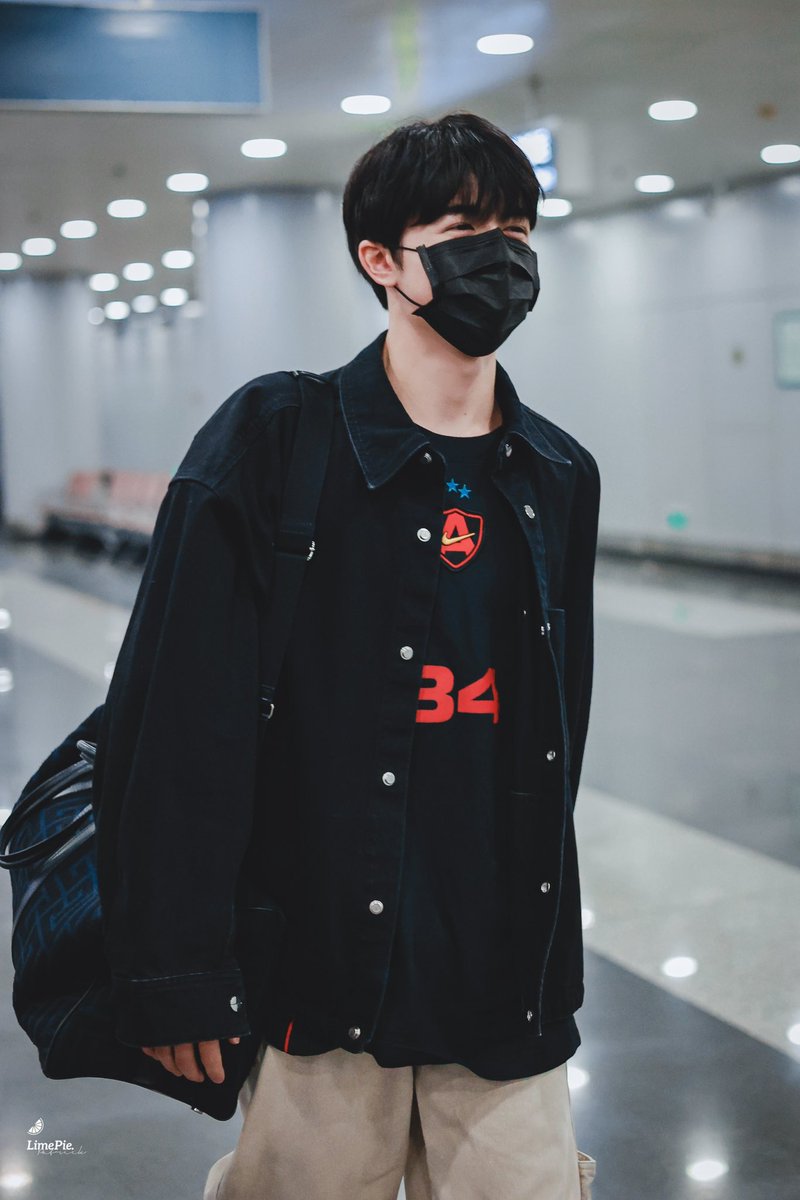 limepie1020's tweet photo. 240112 PEK🛫🤣
@patrick_pppat 

#แพทริค #PatrickFinkler 
#尹浩宇 #Patrick尹浩宇 https://t.co/4DXAYnAxhn