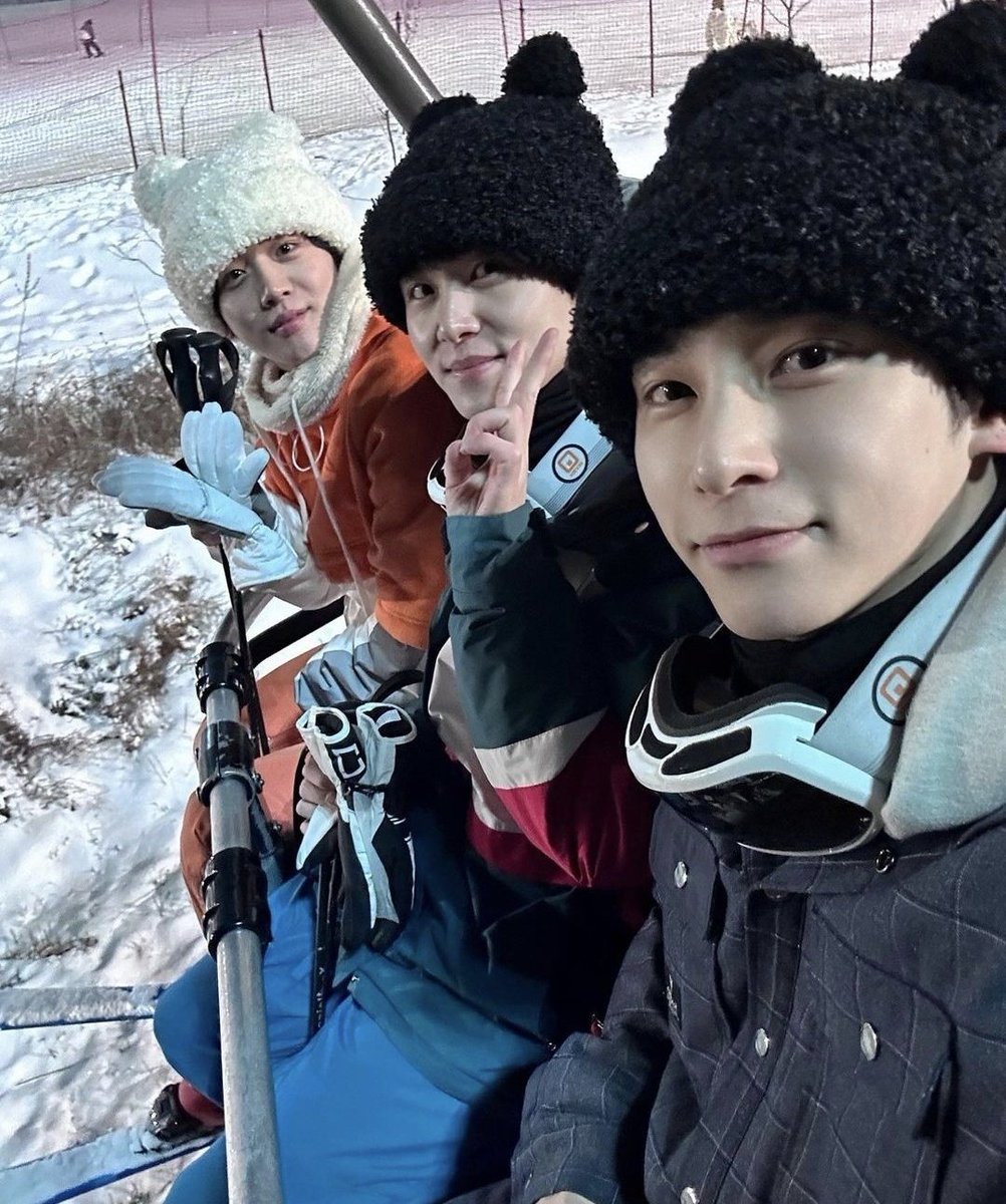 zhouxxxxxxxx's tweet image. OMG!! DONGHAN, YOHAN AND HANGYUL