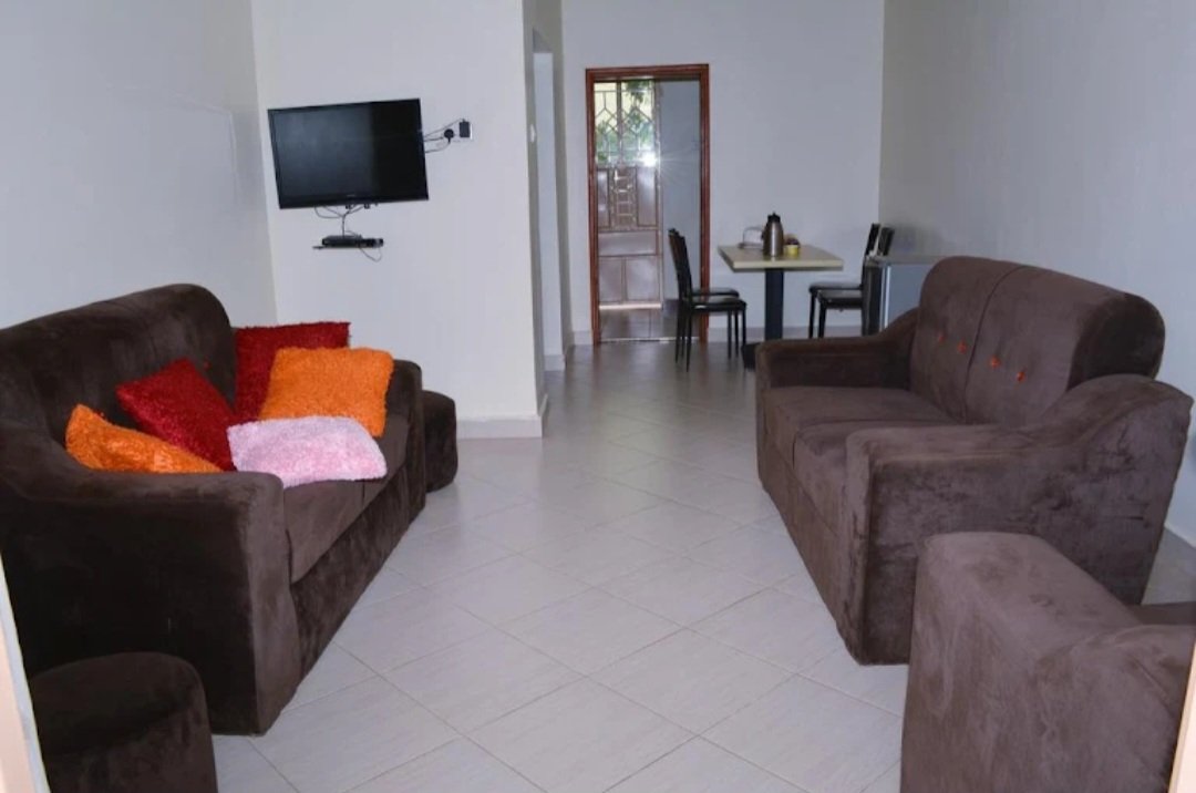 Nitahlol's tweet photo. A home away from home
@Lotikgreenfarm located in Mbarara
#funstay
#thehomeofhospitality
Contact +256763936105/+256705752535 to make inquiries and bookings https://t.co/w9JQr1DYUR