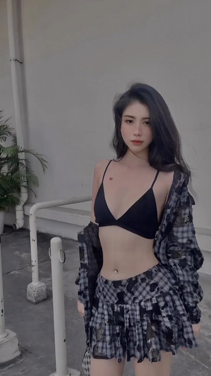 NgoThiMyLinhHN's tweet photo. “Anh có nhớ em không..? ” 🦦 https://t.co/KFS9vSzuy9