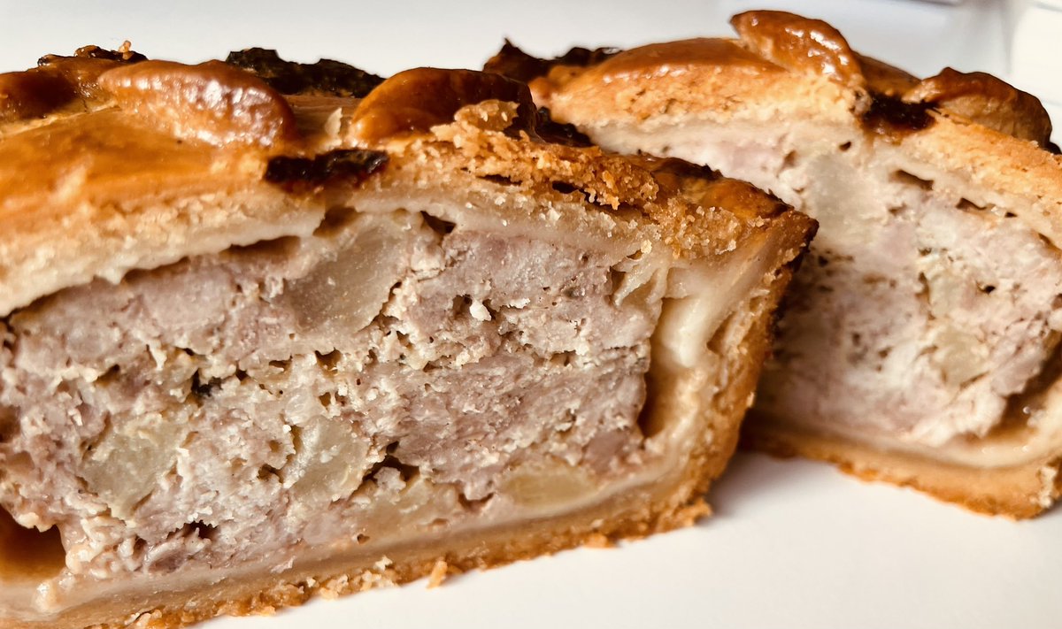 nice_pie1's tweet image. Our Nottinghamshire Pork Pie… filled with British Pork, Bramley Apples and Cropwell Bishop Stilton, encased in our Award Winning hot water crust pastry, baked until golden and injected with our own recipe bone stock jelly… invented by us for you to enjoy! 
#nicepie #nottingham