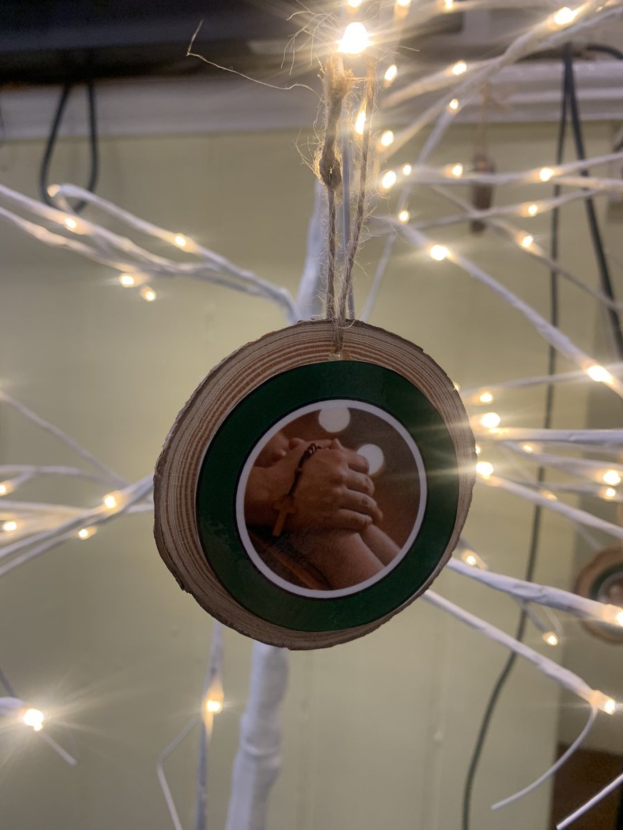 sthcpsbarry's tweet photo. #FphGoodNews Today we shared how we have been Compassionate & Loving. Whose name will be on our Virtues tree? Ardderchog to our FPh stars. #compassionateandloving https://t.co/2j1fPpa7YJ