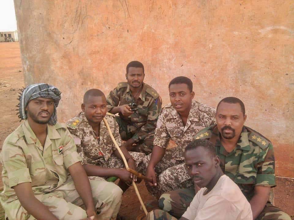 AhmadKhalidDeen's tweet photo. شوف البتكلم عن الكيزان منو ؟🤣
انت كنت مننا فينا و حبيبنا و مستفيد عديل شايل ليك ٤ تلفونات و حايم شايلها في يدك زي الاهبل و عامل فيها زول و انت ما عندك اي قيمة.
بتجي دقشك هناك عامل فيها مهم و زول مناغمك مافي🤣
زمان ما عندك قيمة و هسي ما عندك قيمة. 
ستظل في القاموس بضع حثالةٍ
أنت الشذوذ و طُهرنا عرّاكَ
أخلاقنا تسمو و عُهرك ساقطٌ
و المكر في سبل الهدى أعماكَ
في أرض طهر لا مكان لمثلكم
فاحمل قفاك و عد لمن أغراكَ