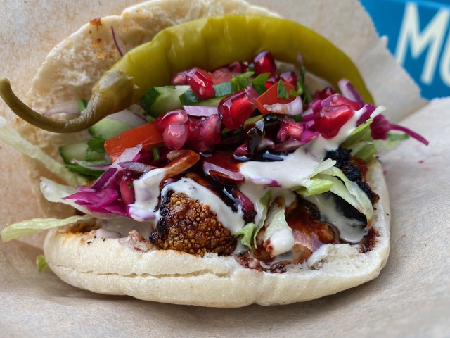 FinzelsReachMkt's tweet photo. Well done, you've made it to Friday! ⁠
⁠
Reward yourself with a tasty lunch made by one of our local traders. Plus, don't forget to grab some weekend bread and savouries from new bakery Bake Away Bristol.⁠
⁠
See you at 11am!⁠
⁠
#Bristolevent #LunchinBristol #local
⁠ https://t.co/wXAdaMFmVr