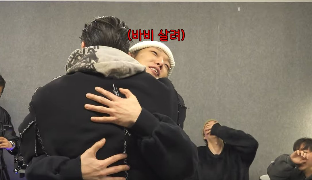 droptheroar's tweet photo. BM: [touched, hugging Bobby] (I can now talk friendly with Bobby!😭)
BB: Ou hyung, your body is so firm
BM: Ssshh, lemme hug you a little longer~
BB: You feel like a rock!
[Caption: Somebody save Bobby]

What in a K-Drama 😆
#KARD #Entero2 #iKON https://t.co/ldnJWIzPQF